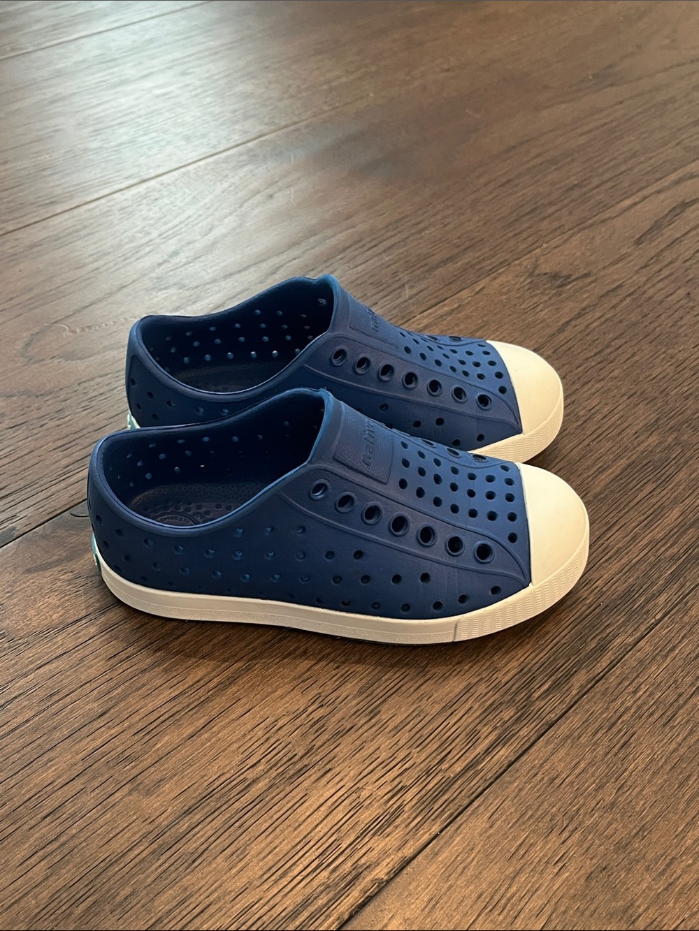Native Kids Slip-On Water Shoes in Blue and White size Children’s 10